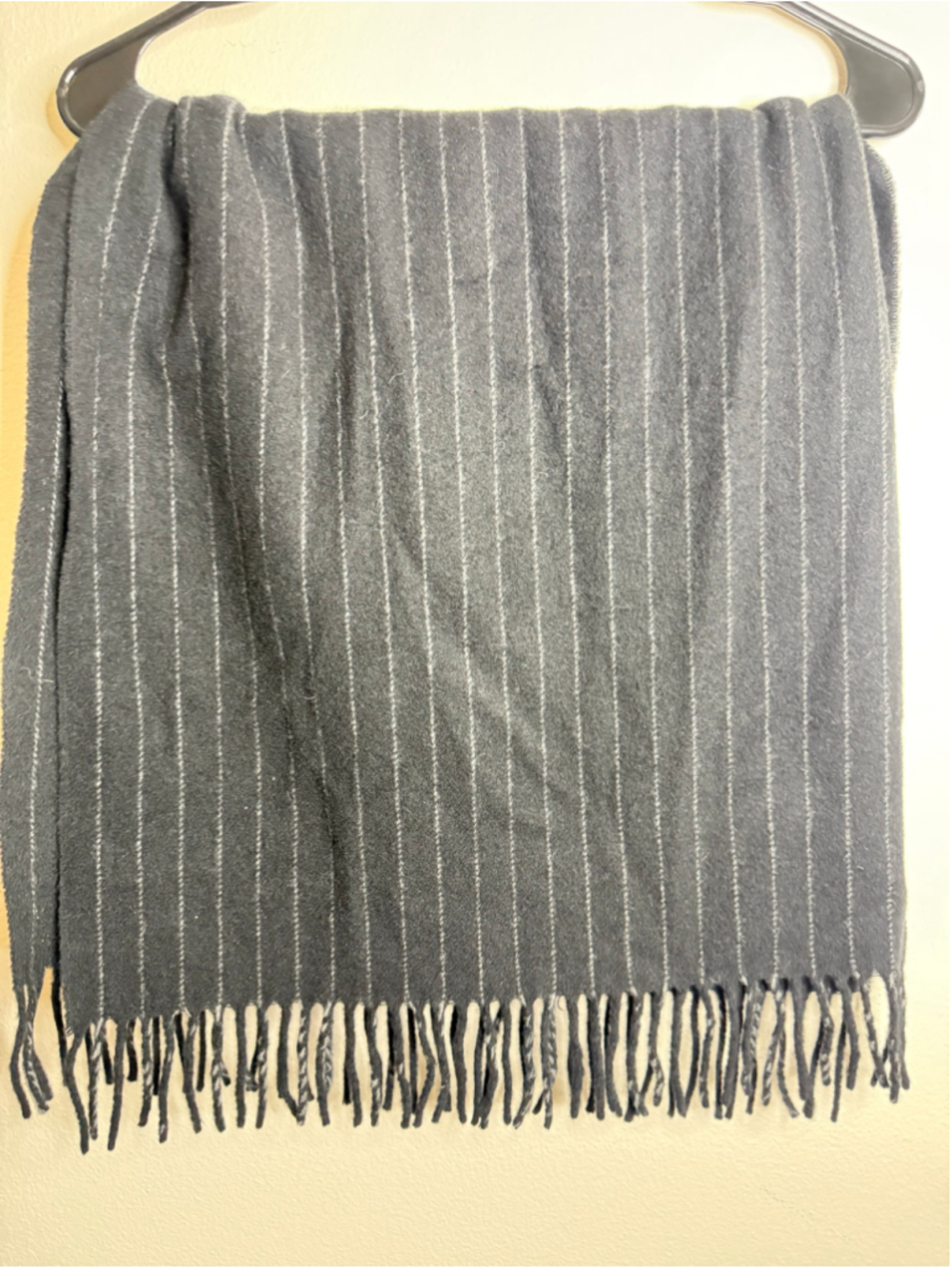 Men’s unisex Polo Ralph Lauren Pinstripe blanket Scarf, One Size, Black and Whit